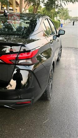 نيسان فيرسا